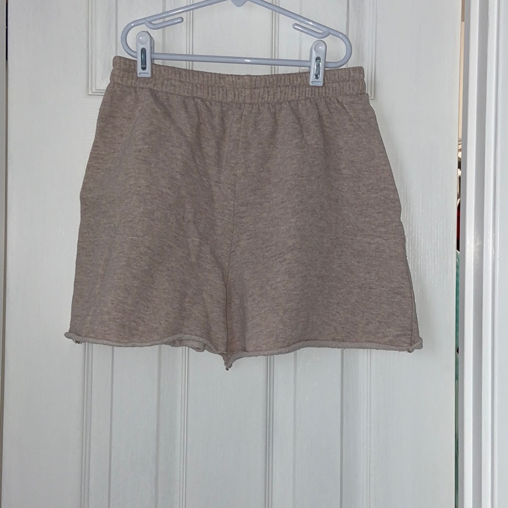 PRETTYLITTLETHING Cream Sweat Shorts